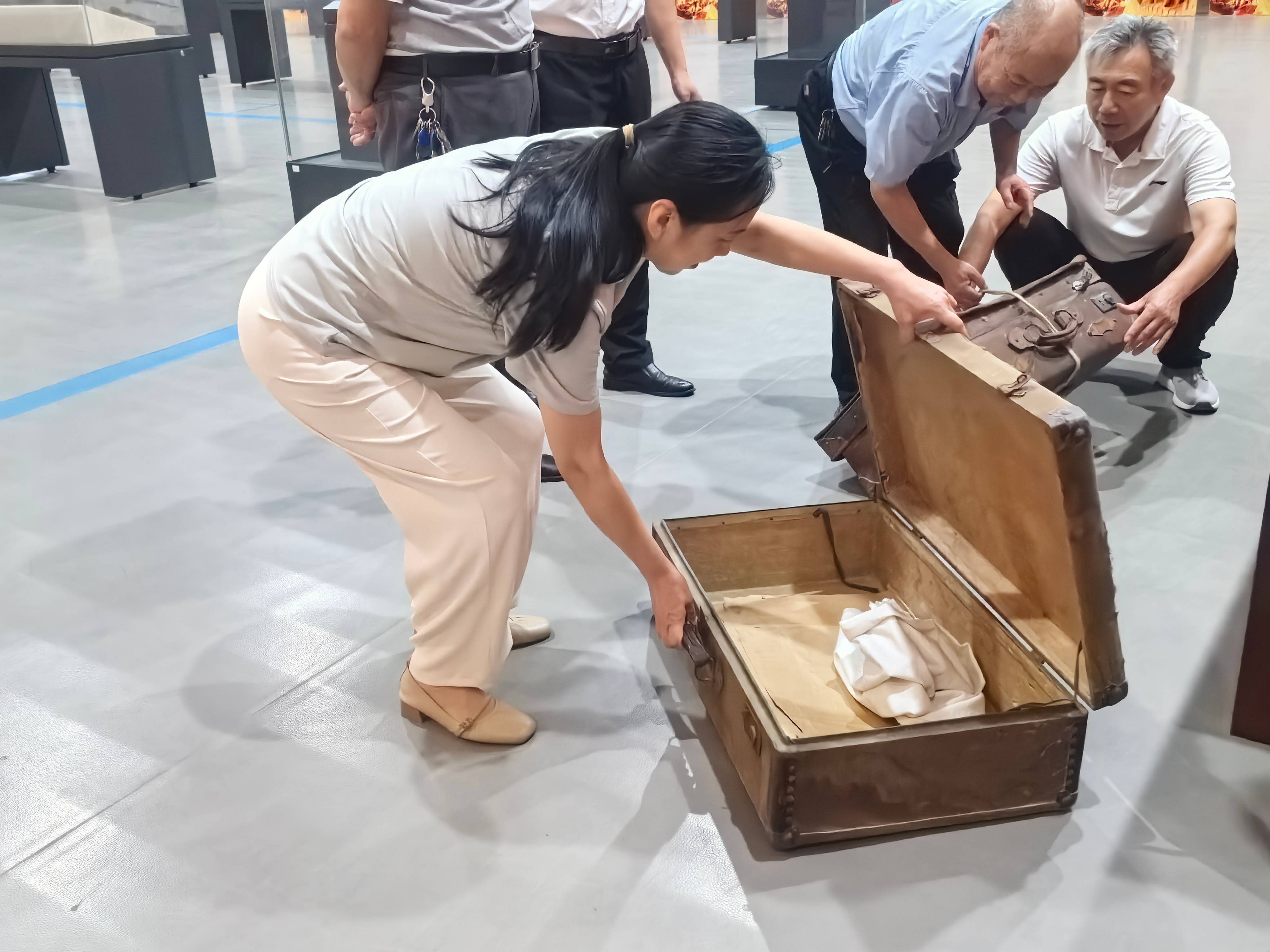 捐赠革命文物 留住红色记忆----巨野博物馆举行文物捐赠仪式 巨博资讯 第4张