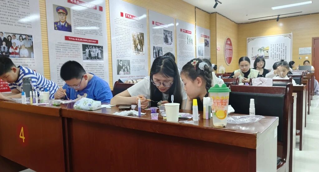 儿童友好 亲子研学｜大手牵小手，非遗“掐”出美好时光！ 主题活动 第2张