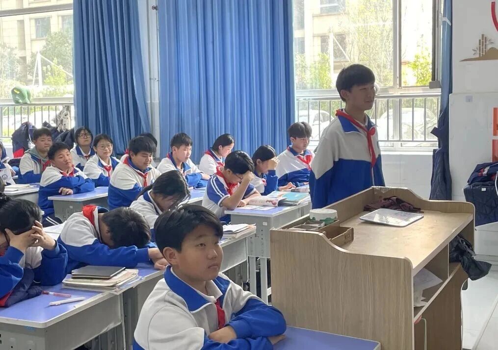 “5.18”系列活动（一）｜馆校联动传薪火，文博溯源育新苗——巨野县博物馆走进万福路中学讲授博物馆发展史 主题活动 第3张