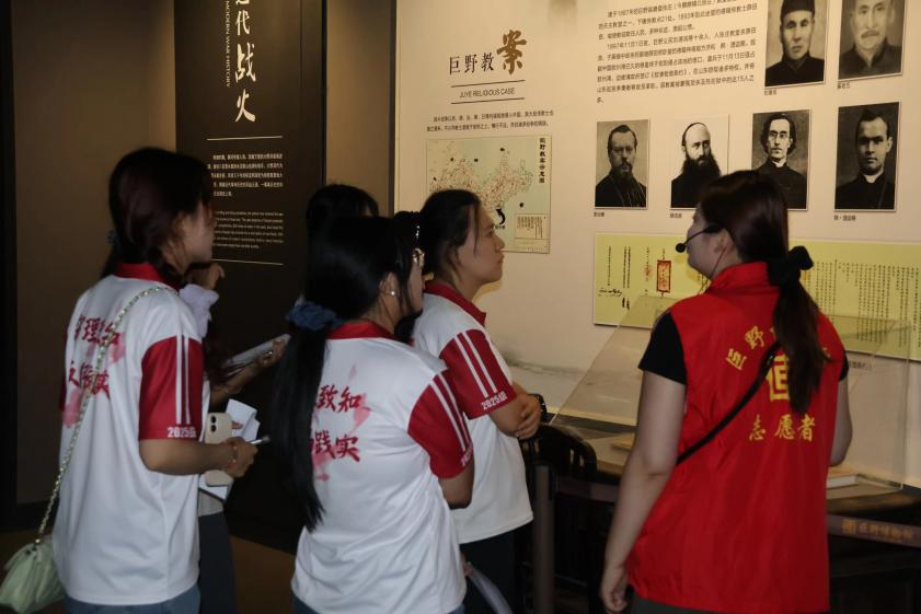 微信图片_2026-08-13_103815_090.png 鲁韵传声·普语润乡|中央民族大学推普调研实践团走进巨野博物馆 主题活动 第3张 鲁韵传声·普语润乡|中央民族大学推普调研实践团走进巨野博物馆 主题活动 第3张