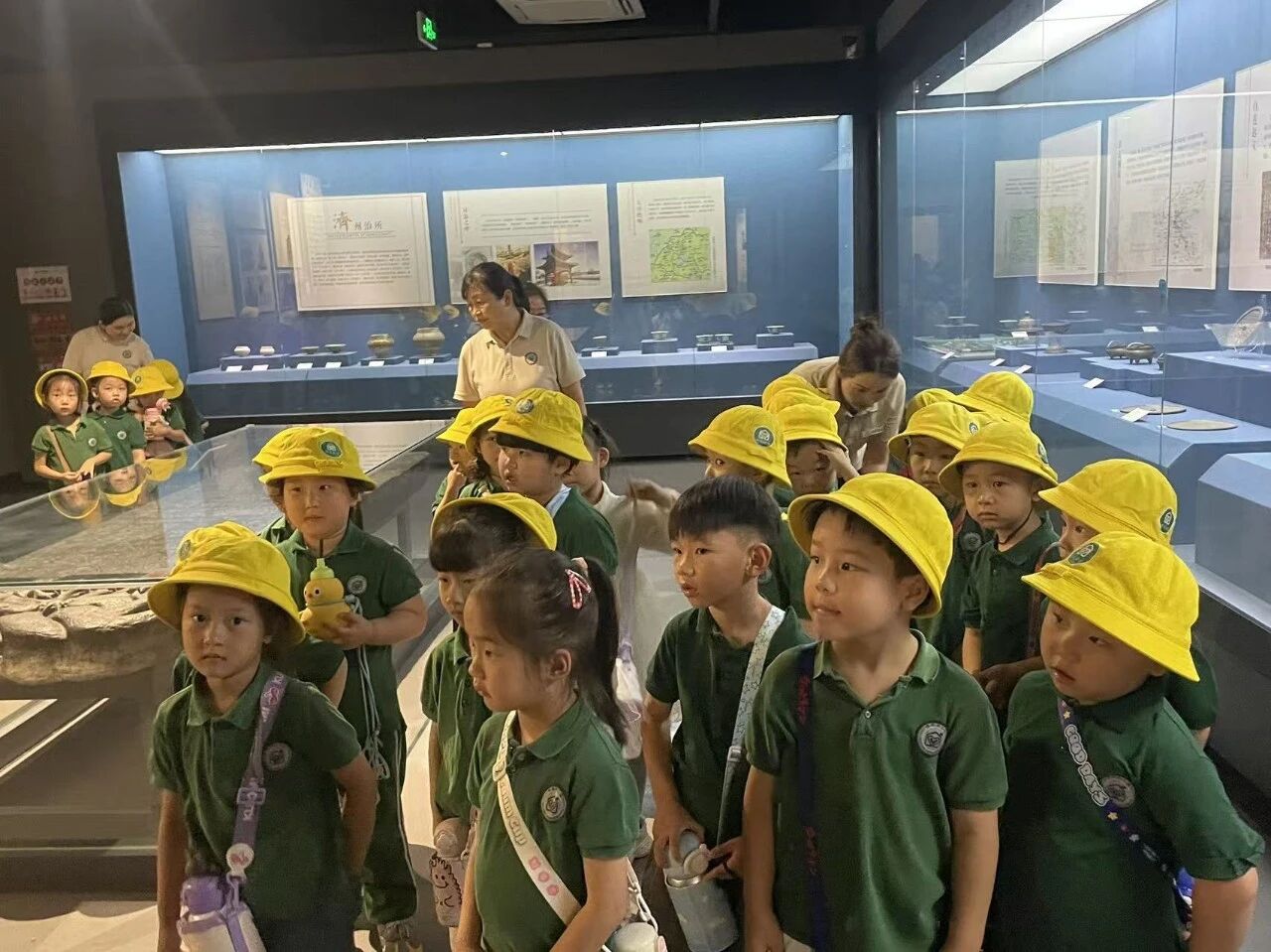 童心迎华诞 文博润童心|博苑现代城幼儿园走进巨野县博物馆开展国庆主题研学活动 参观报道 第4张 童心迎华诞 文博润童心|博苑现代城幼儿园走进巨野县博物馆开展国庆主题研学活动 参观报道 第4张